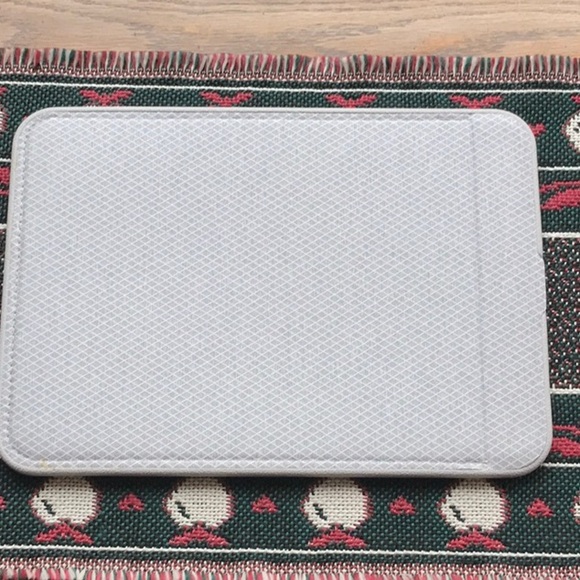 Incase iPad sleeve - Picture 2 of 8